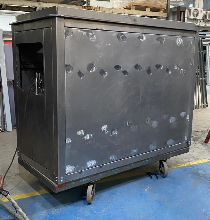Conjunto metálico em preparação para caldeiraria e soldagem — MUTMETAL
